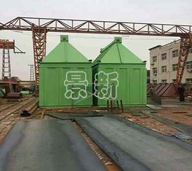 脈沖布袋除塵器生產(chǎn)現(xiàn)場(chǎng)